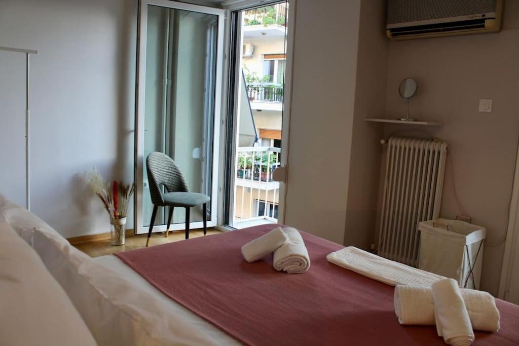 Spacious 2BDs Apt With Acropolis View In Center
