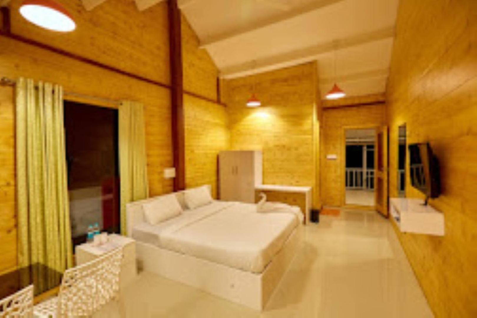 Photo 12