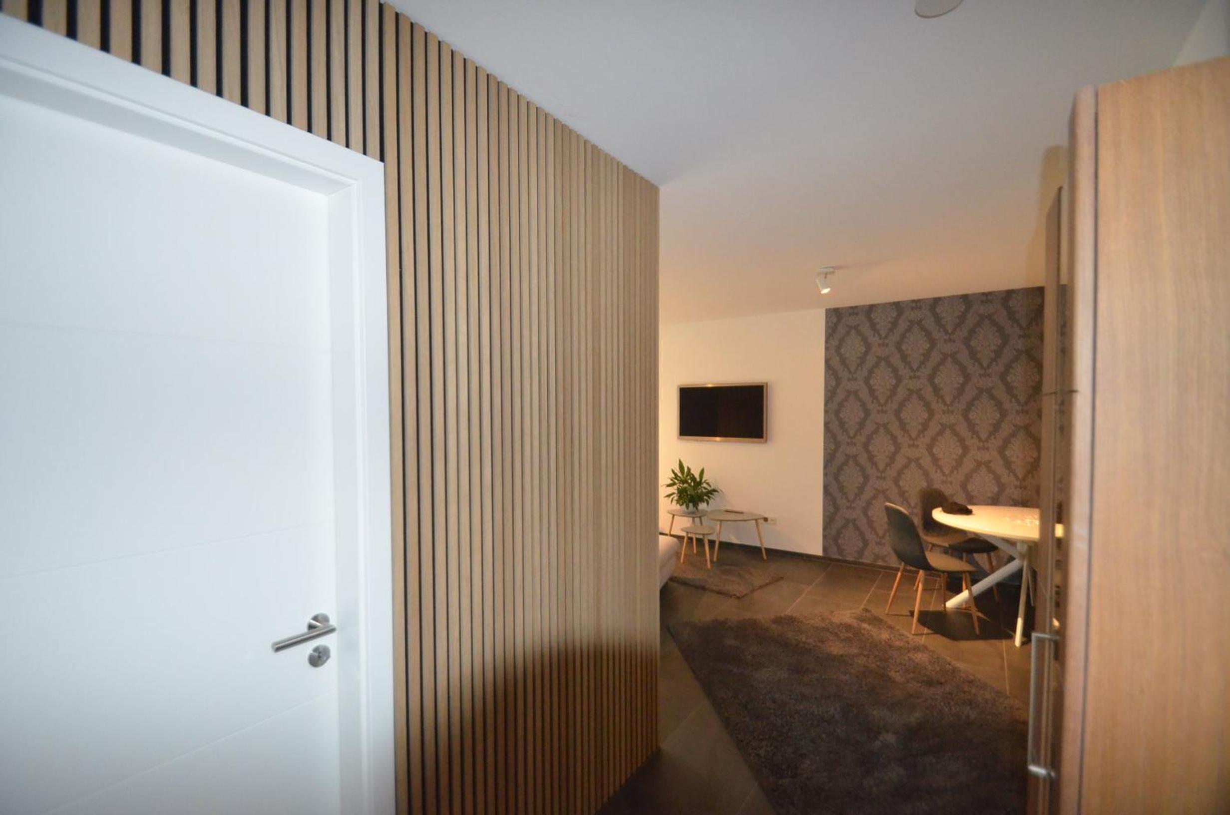 EG Ferienwohnung Merzig Stadt 60 qm PKW Stellplatz im Innenhof