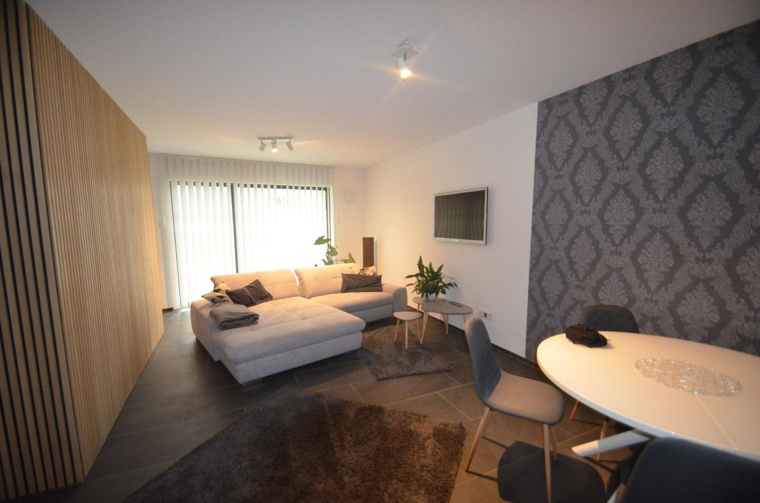EG Ferienwohnung Merzig Stadt 60 qm PKW Stellplatz im Innenhof
