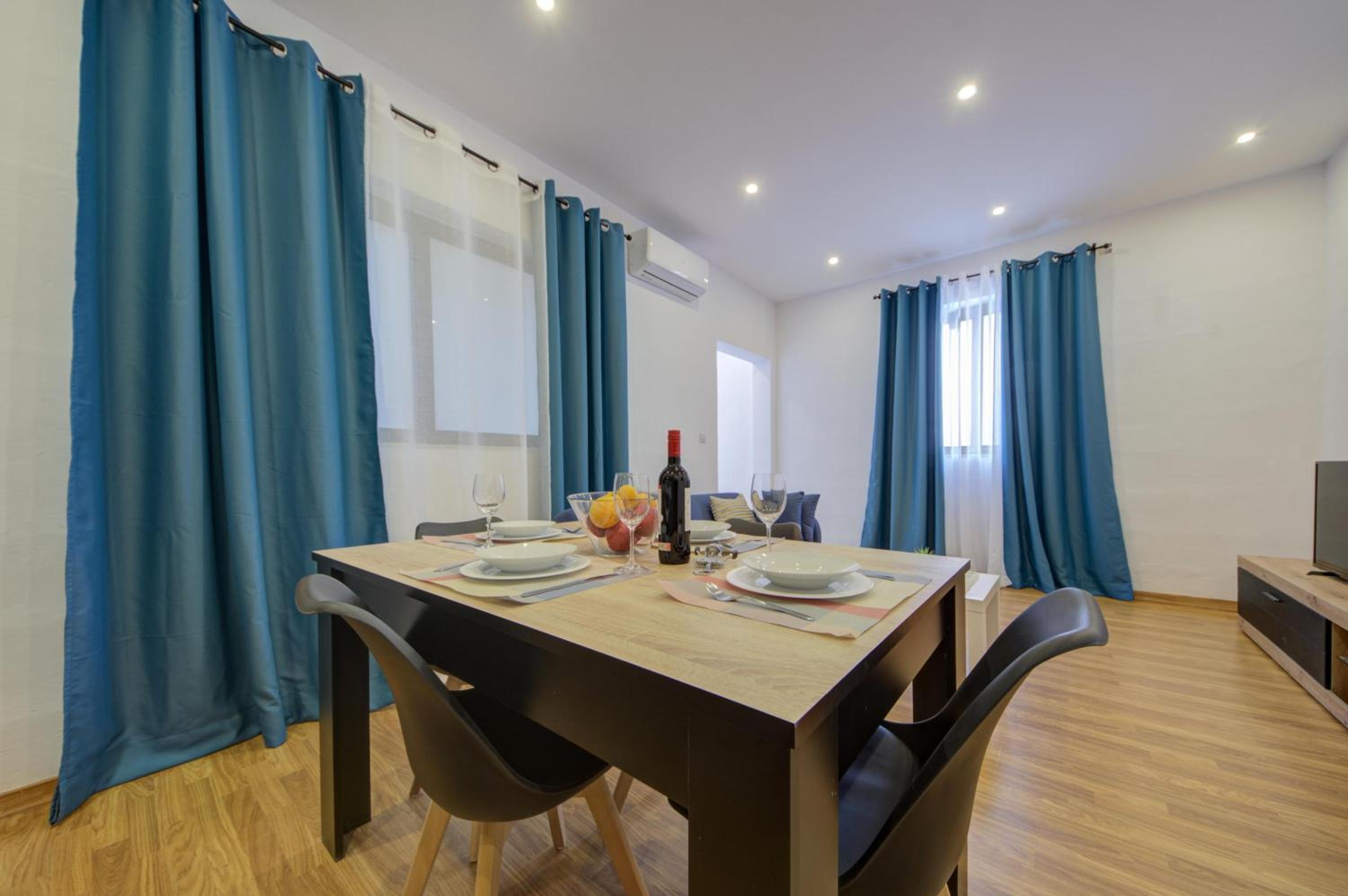 Modern Apartments in Sliema Centre Walk to Seafront, WiFi & AC view 5