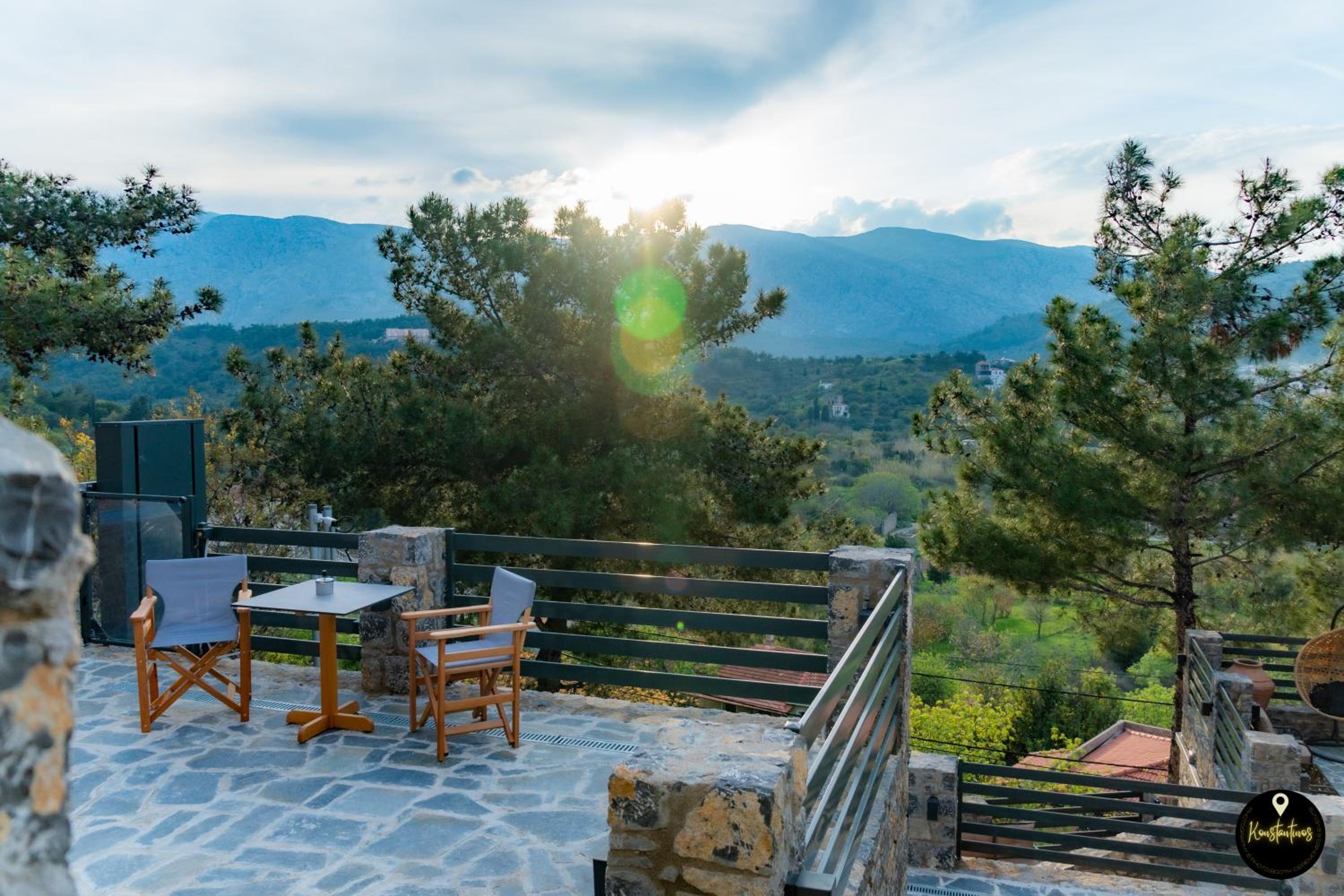 Pinolia Rooms