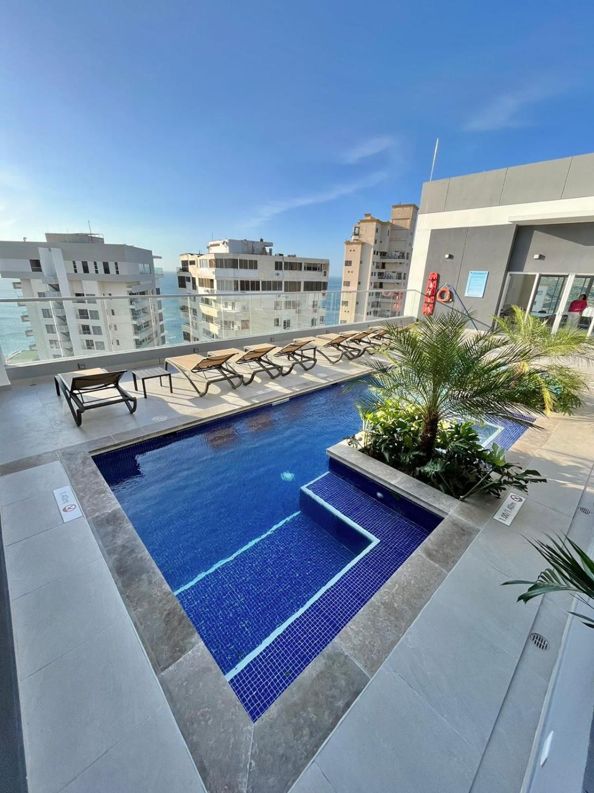 Aparta estudio exclusivo con vista al mar
