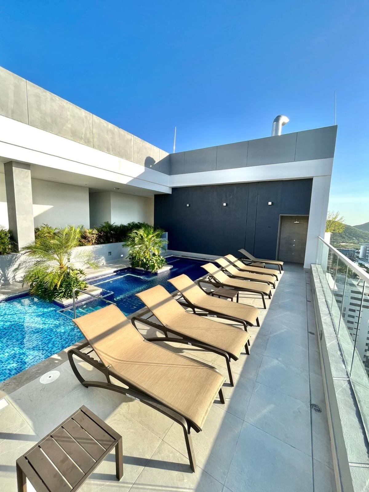 Aparta estudio exclusivo con vista al mar