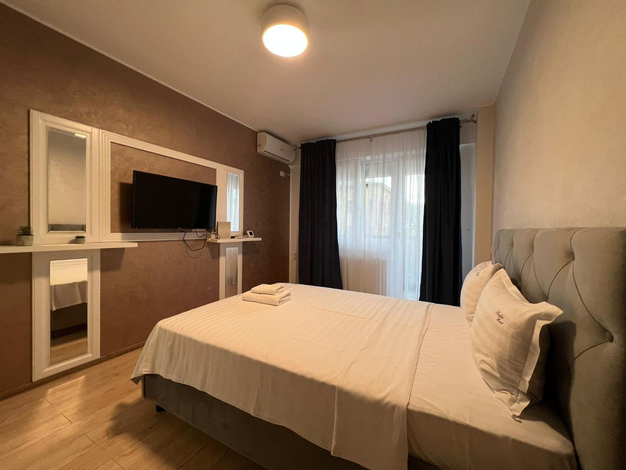 Q Residence Central Apartments Palas view 3