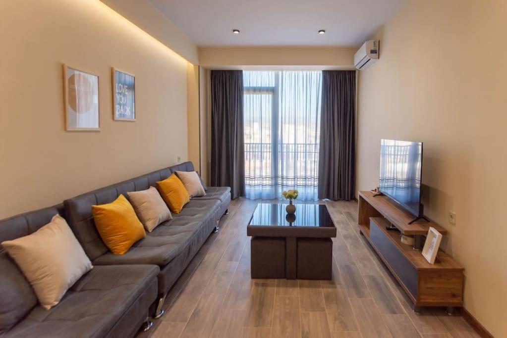 GG Home - 1-bedroom apartment with river view view 3