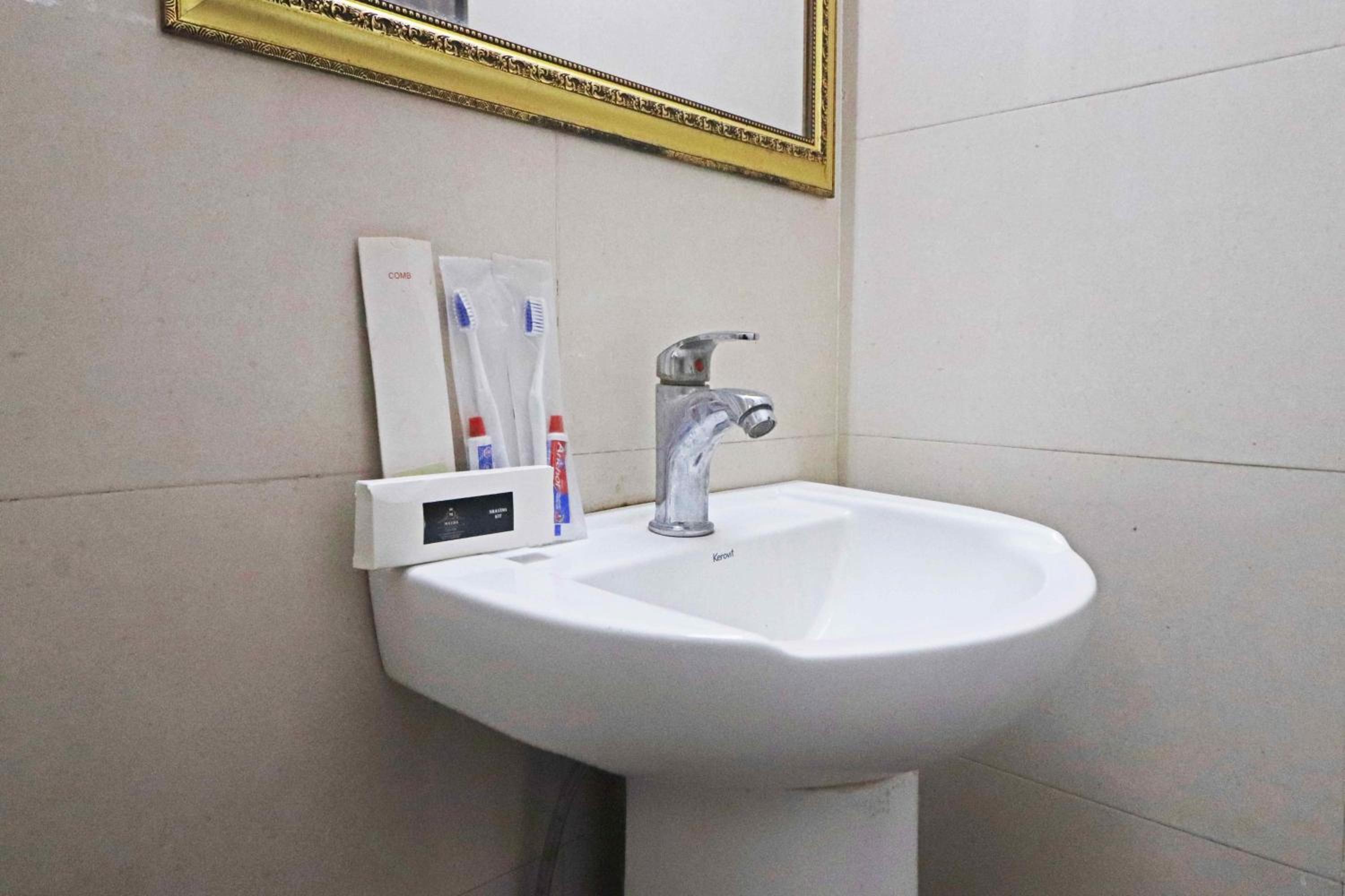 Hotel Mayda Prime Near Delhi Airport