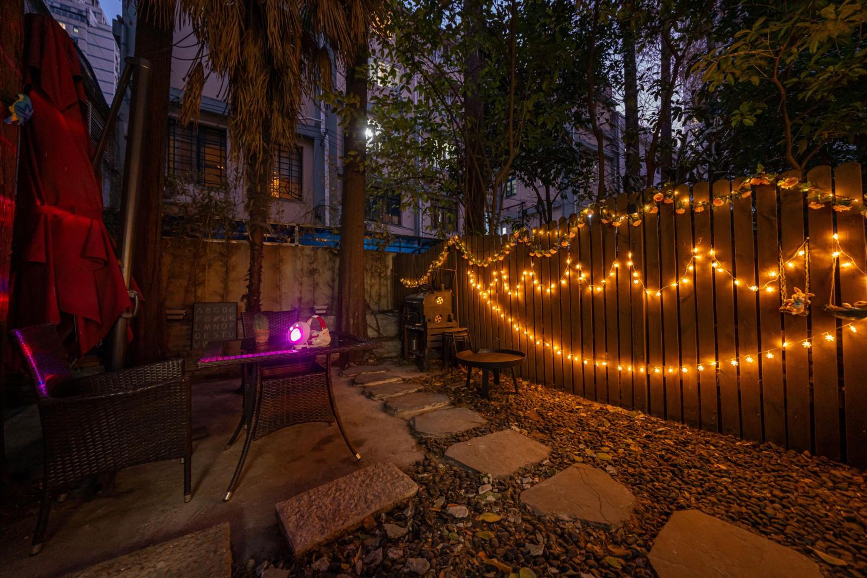 Shanghai Party Garden B&B