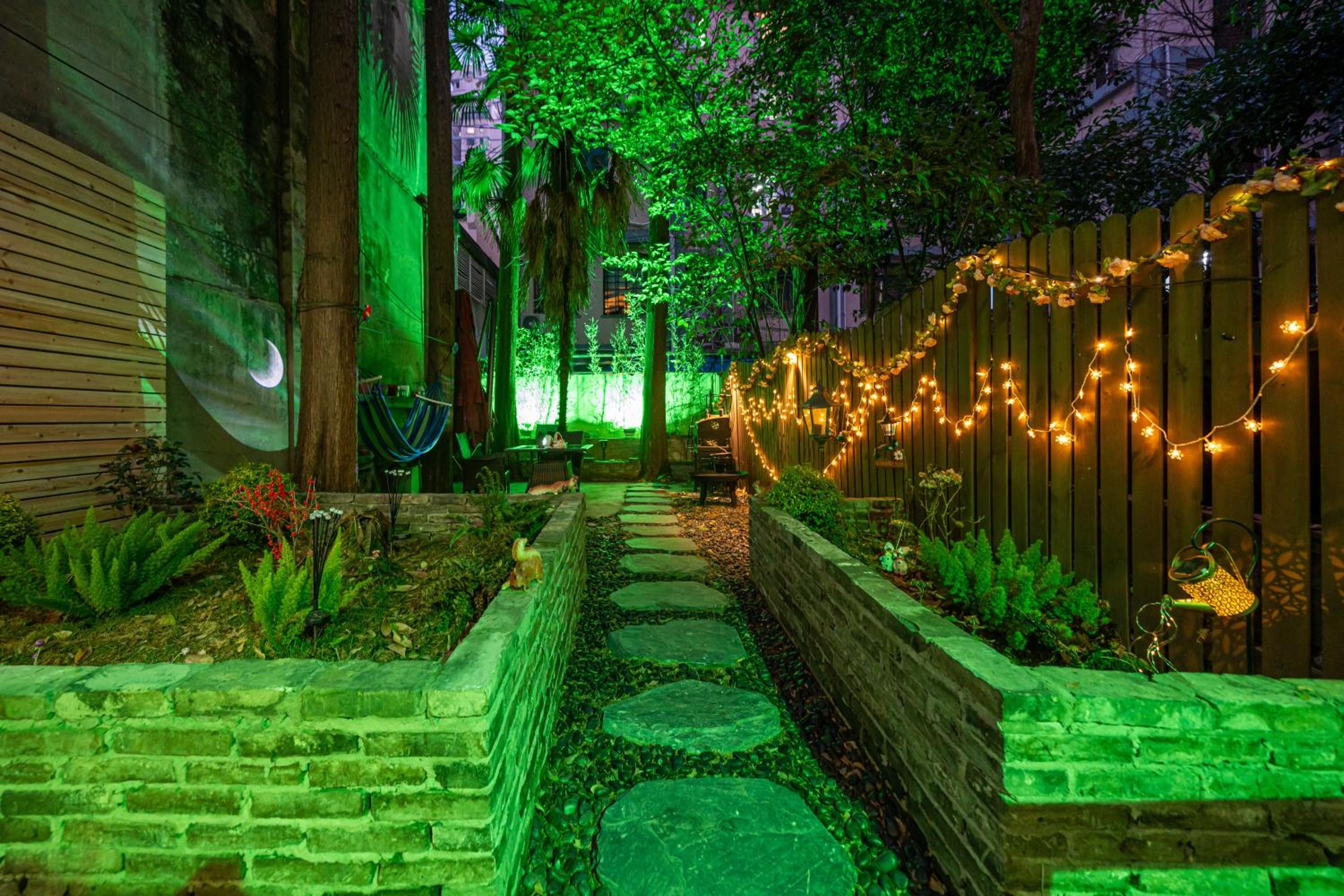 Shanghai Party Garden B&B
