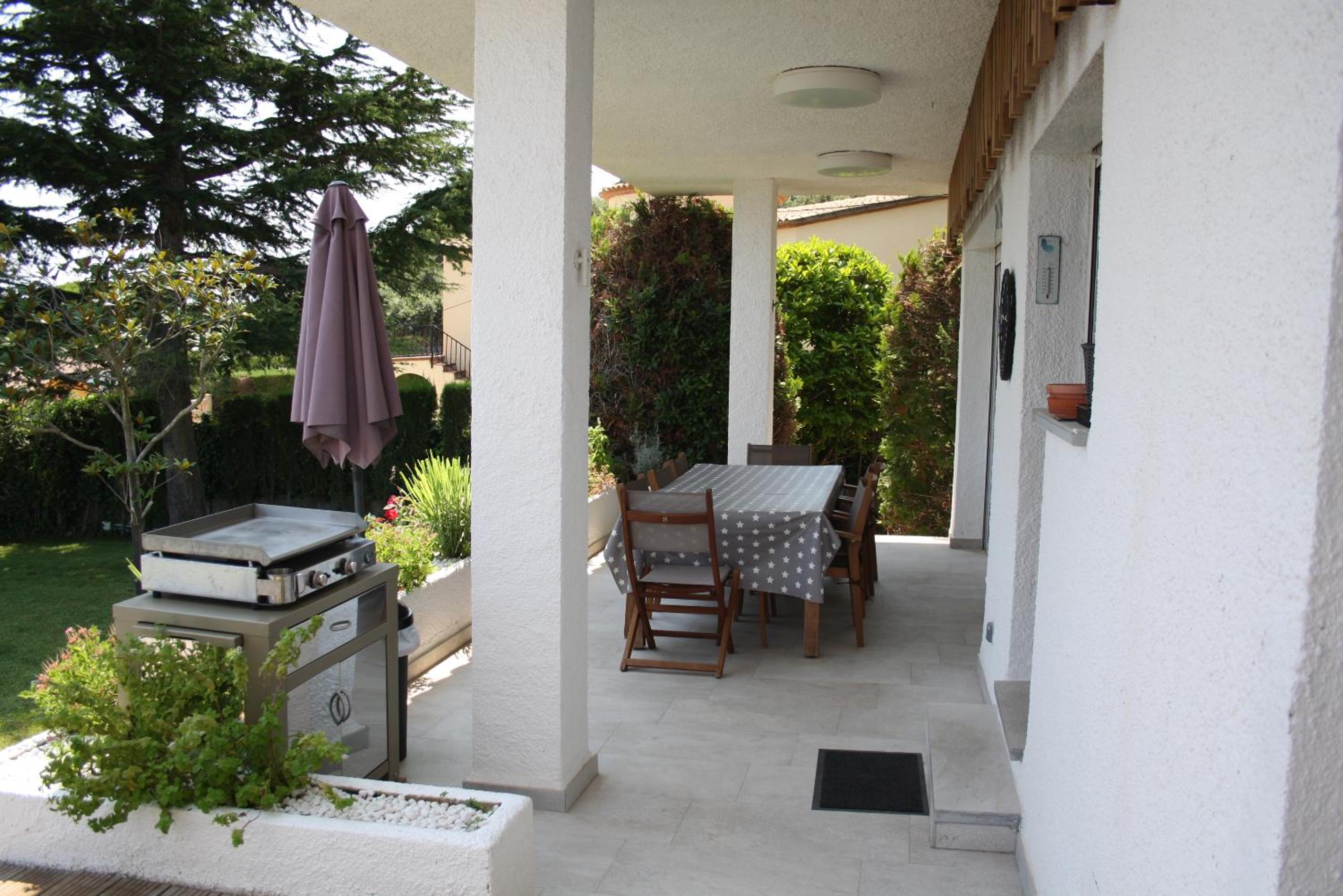 Villa Rosa by Alventholidays