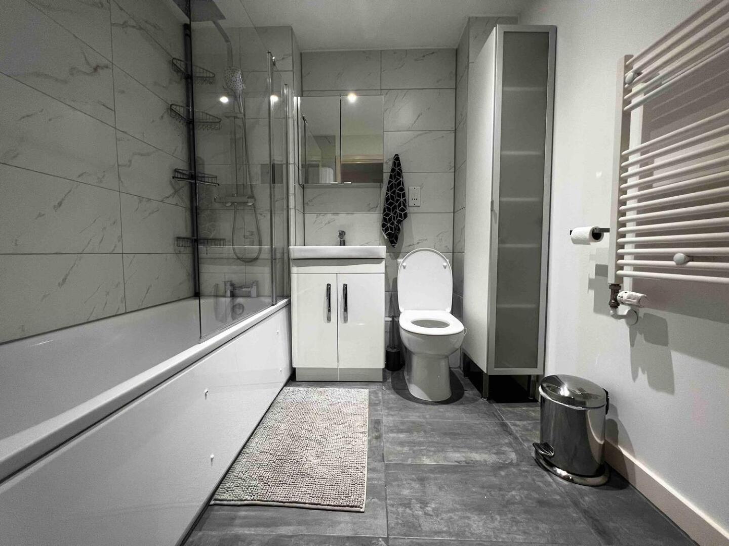 Stylish 1-Bed Flat with Sofa-Bed in London