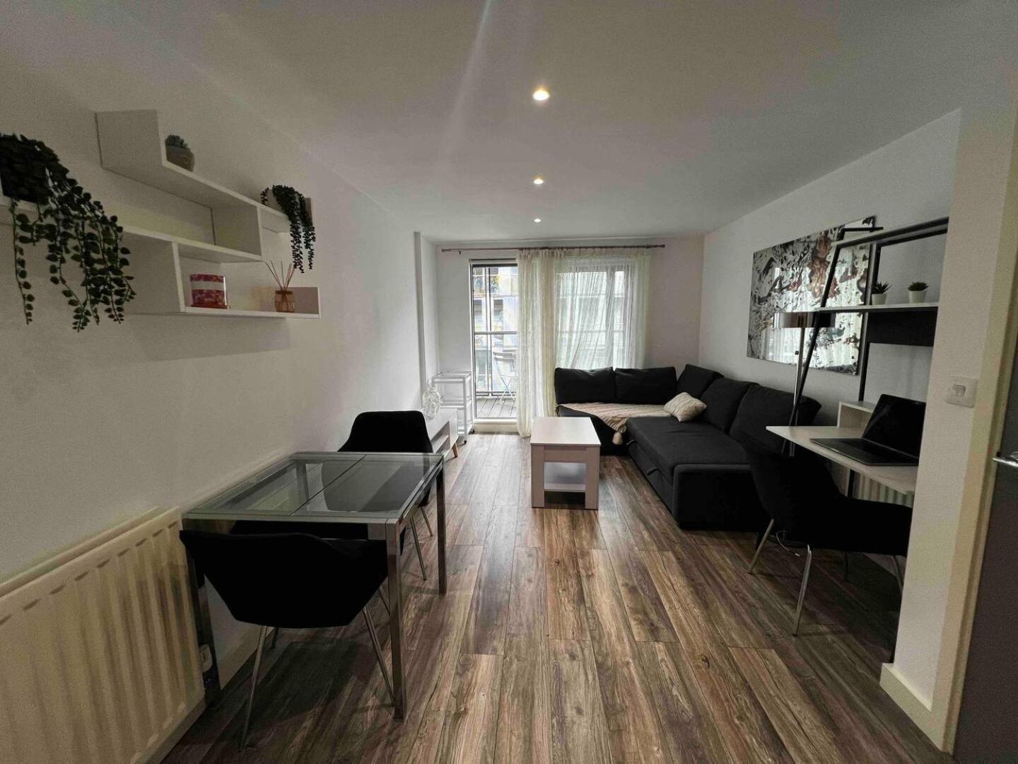 Stylish 1-Bed Flat with Sofa-Bed in London