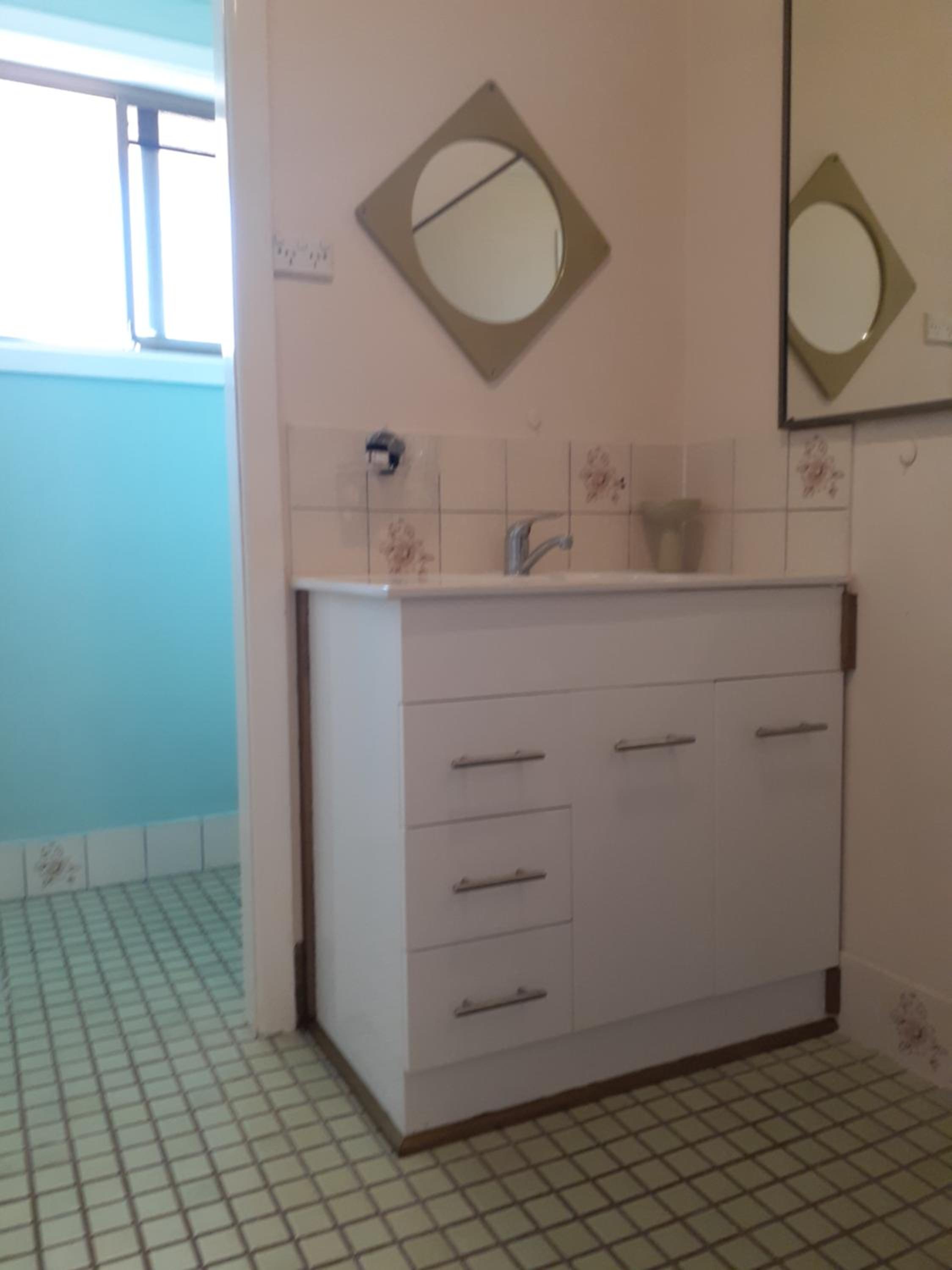 QUIET PROPERTY BY THE RIVER