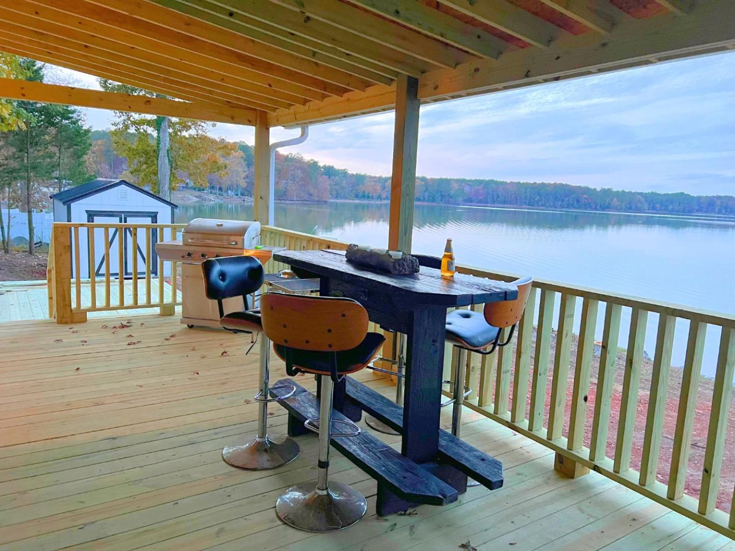 Turtle Town Bungalow on Lake Murray - RV Parking Available