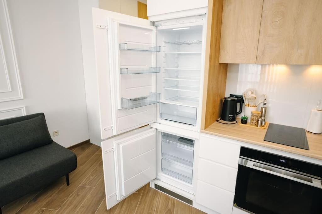 Studio with Panoramic Sea View, 28th Floor, Black Sea Towers view 2