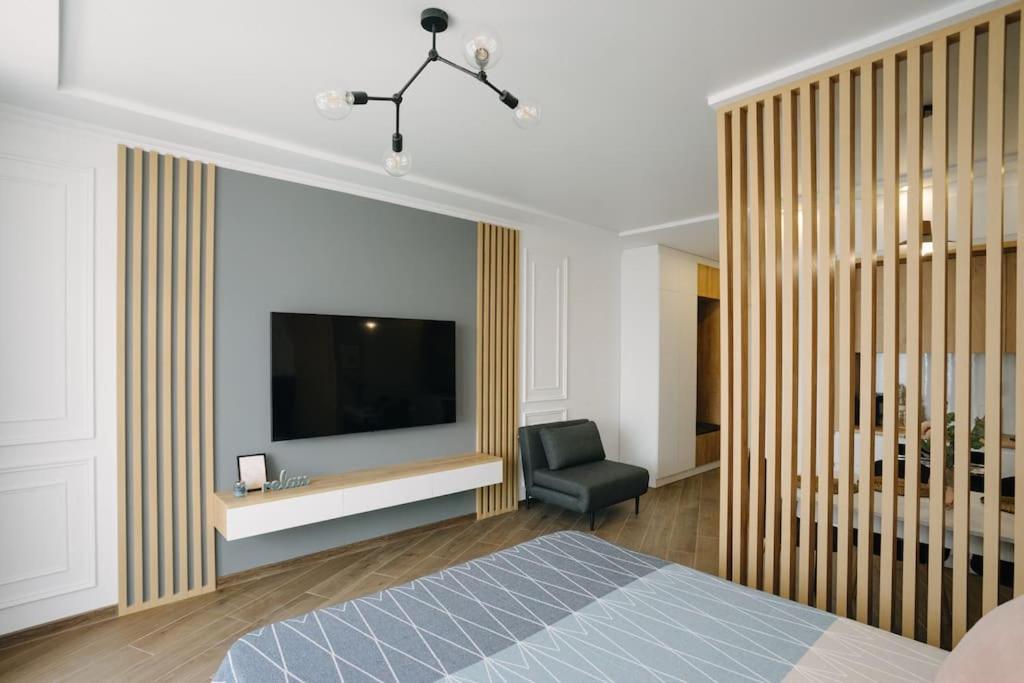 Studio with Panoramic Sea View, 28th Floor, Black Sea Towers view 5