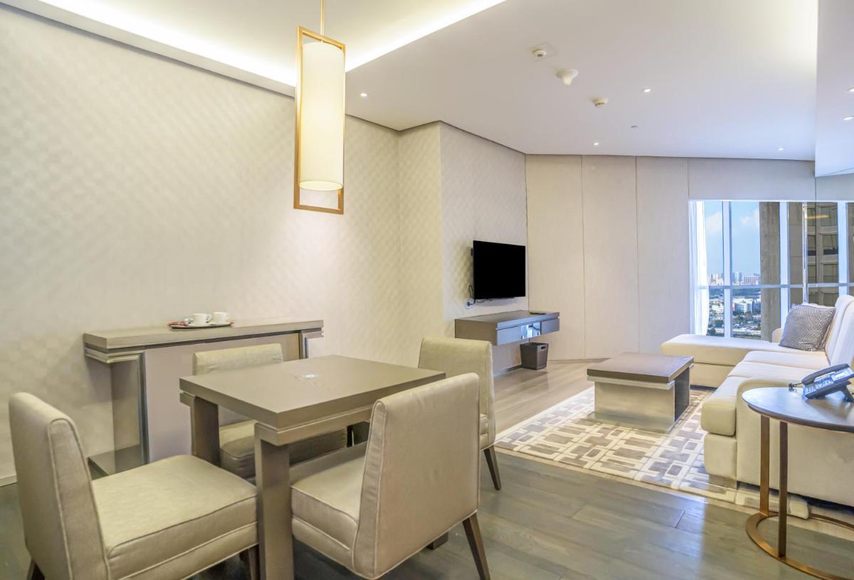 HomesGetaway-Creek Heights Residences Lovely 1BR
