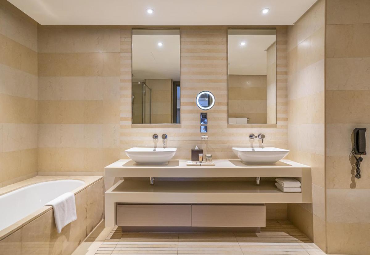 HomesGetaway-Creek Heights Residences Lovely 1BR