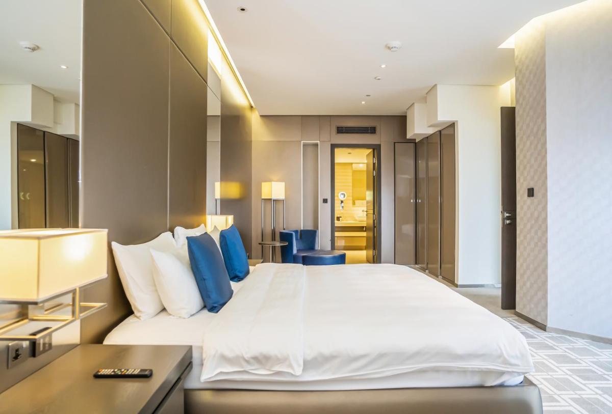 HomesGetaway-Creek Heights Residences Lovely 1BR