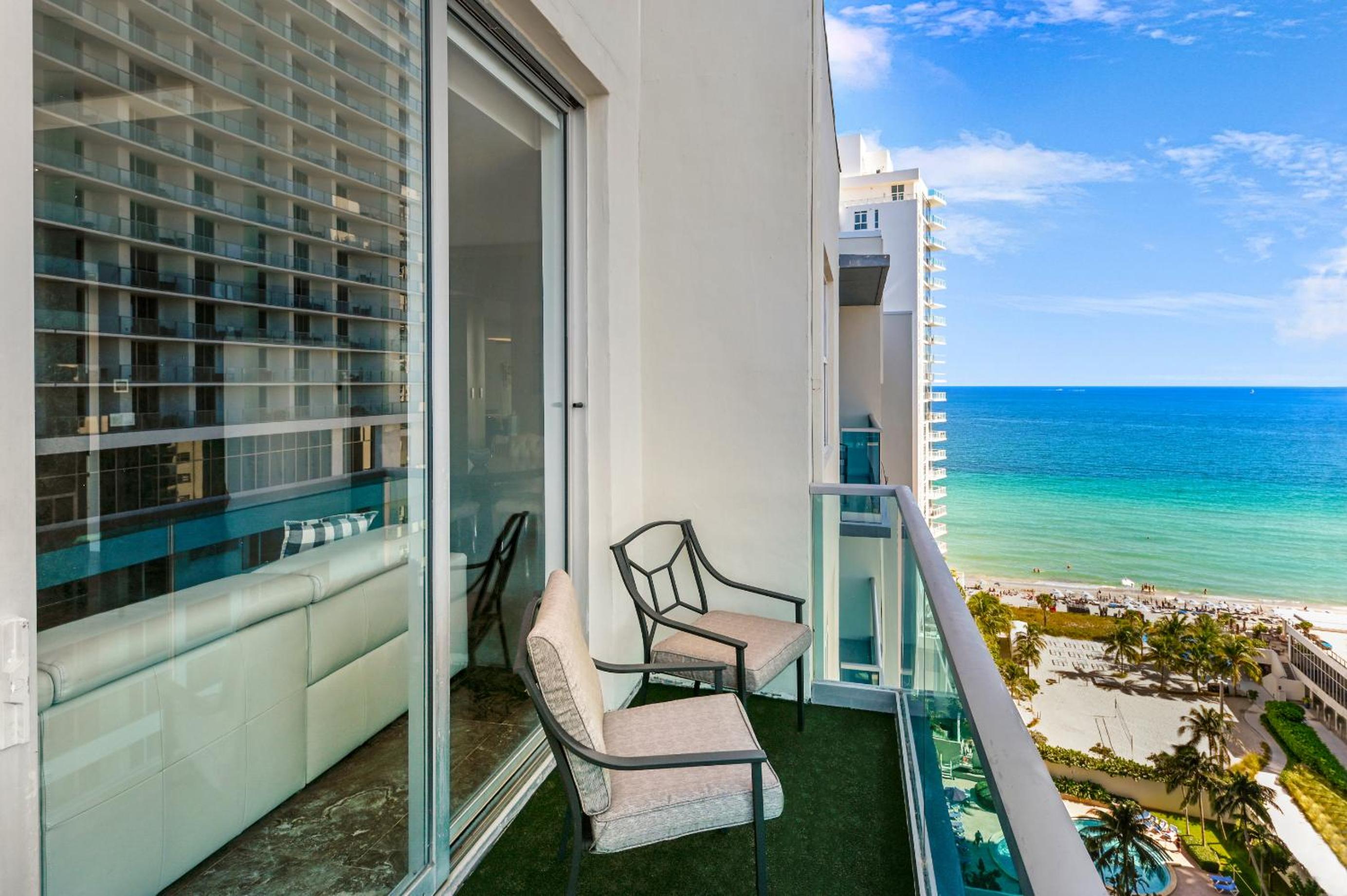 LUXURY PENTHOUSE ON THE BEACH 3/3 OCEANFRONT CONDO view 3