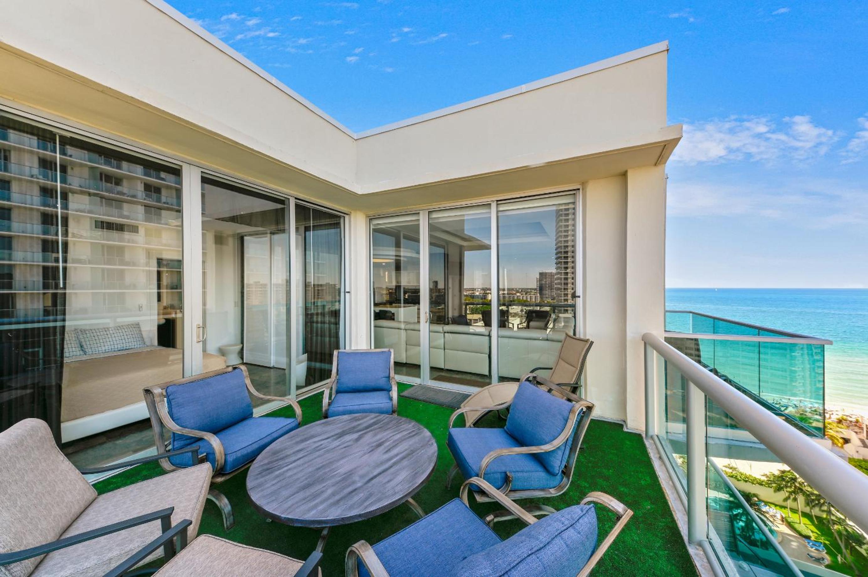 LUXURY PENTHOUSE ON THE BEACH 3/3 OCEANFRONT CONDO view 4