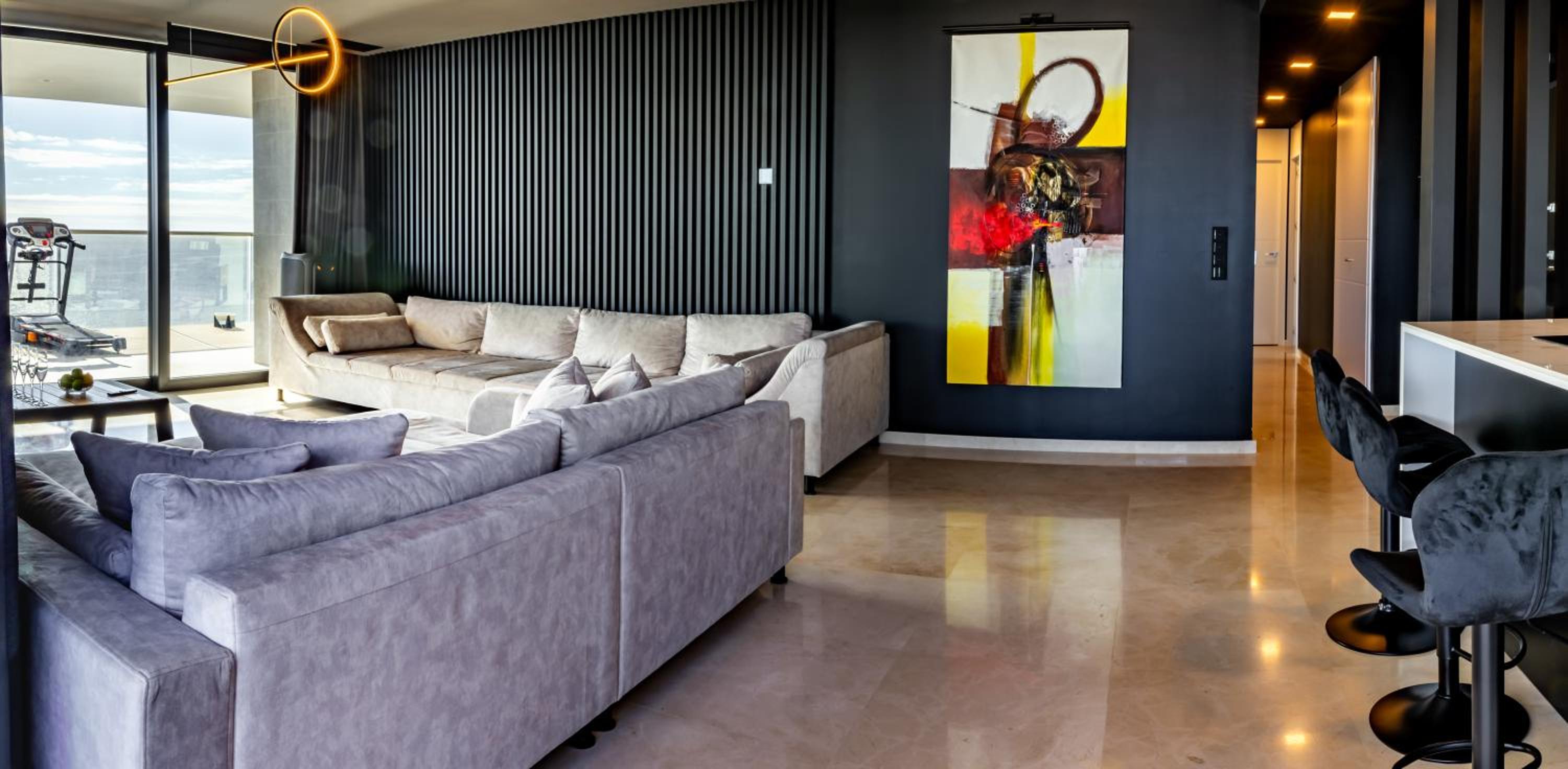 SUNSET CLIFFS VIP APARTMENT
