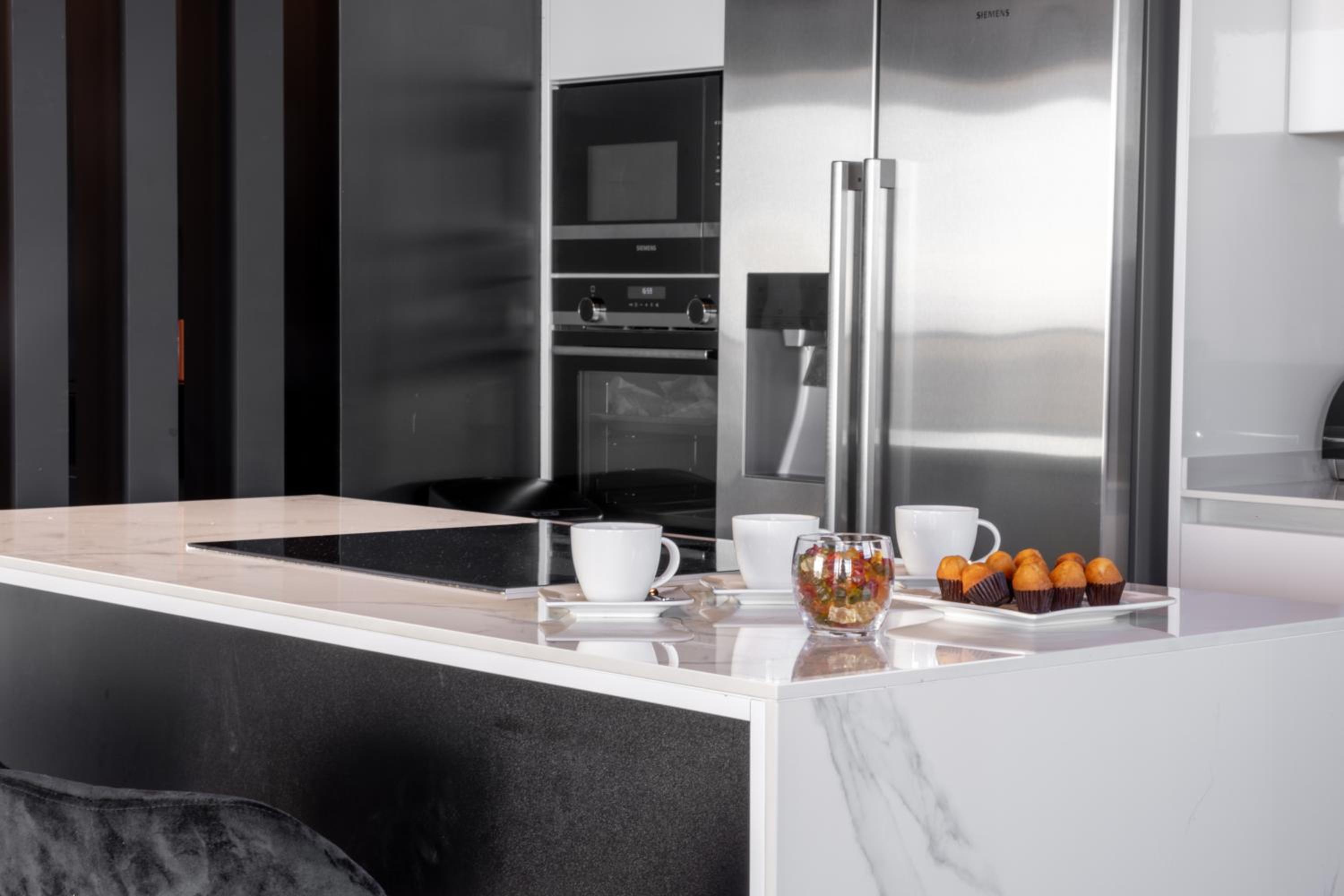 SUNSET CLIFFS VIP APARTMENT