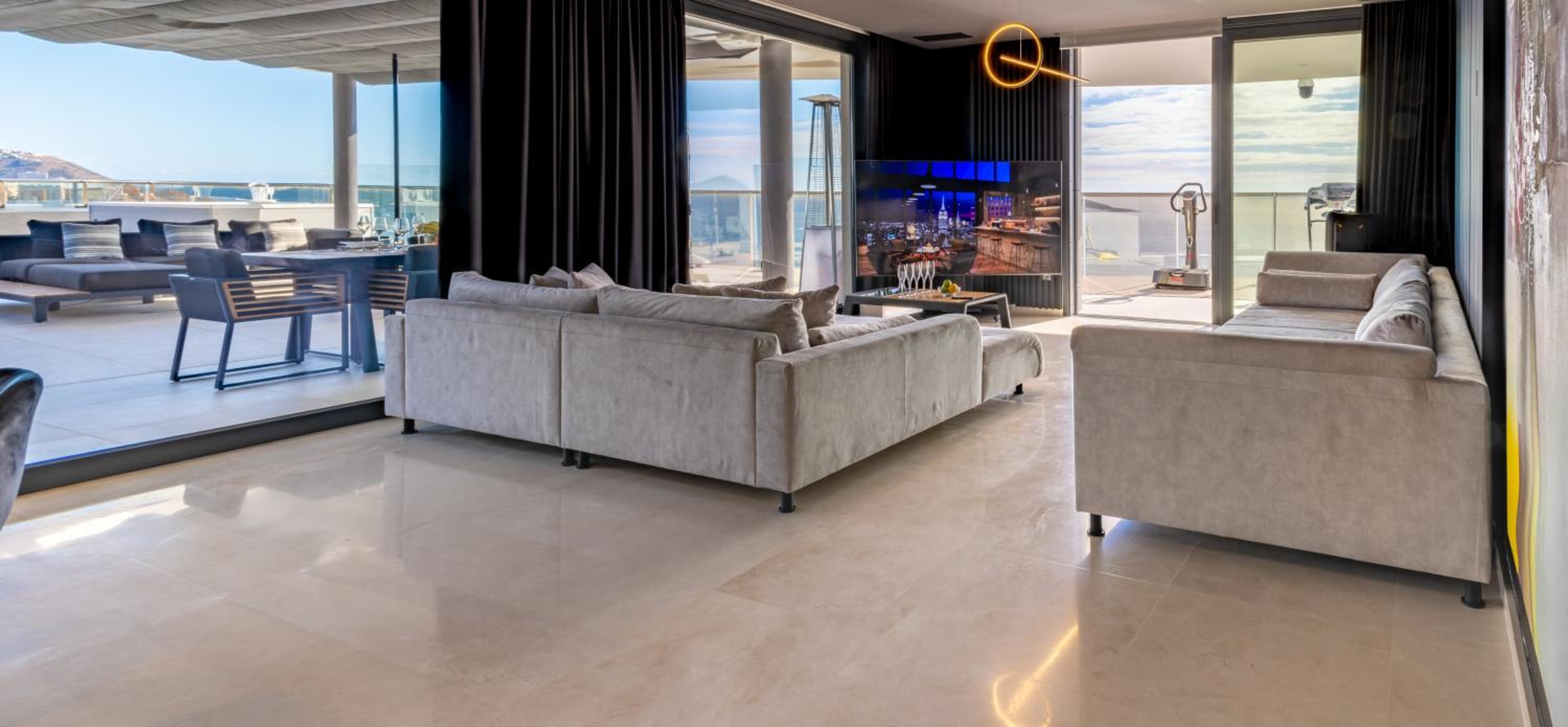 SUNSET CLIFFS VIP APARTMENT
