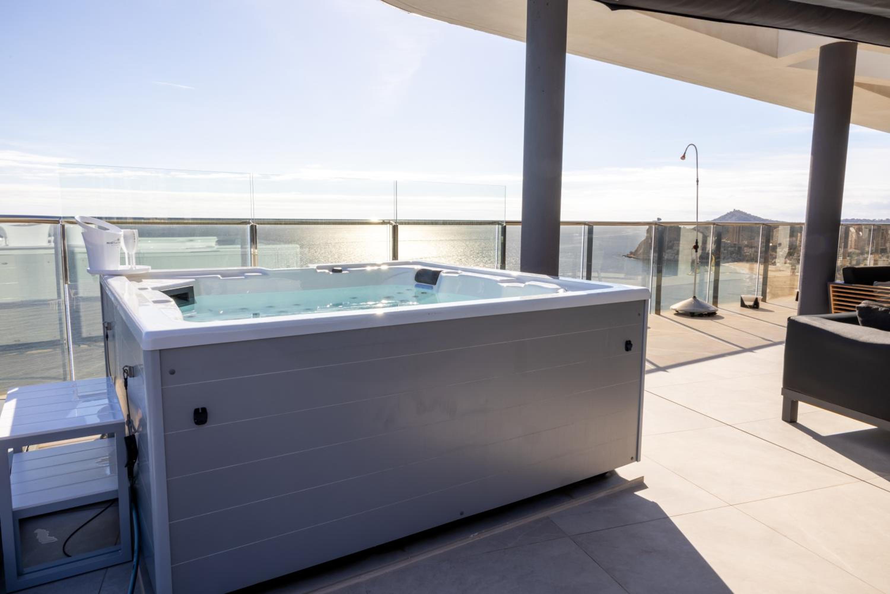 SUNSET CLIFFS VIP APARTMENT