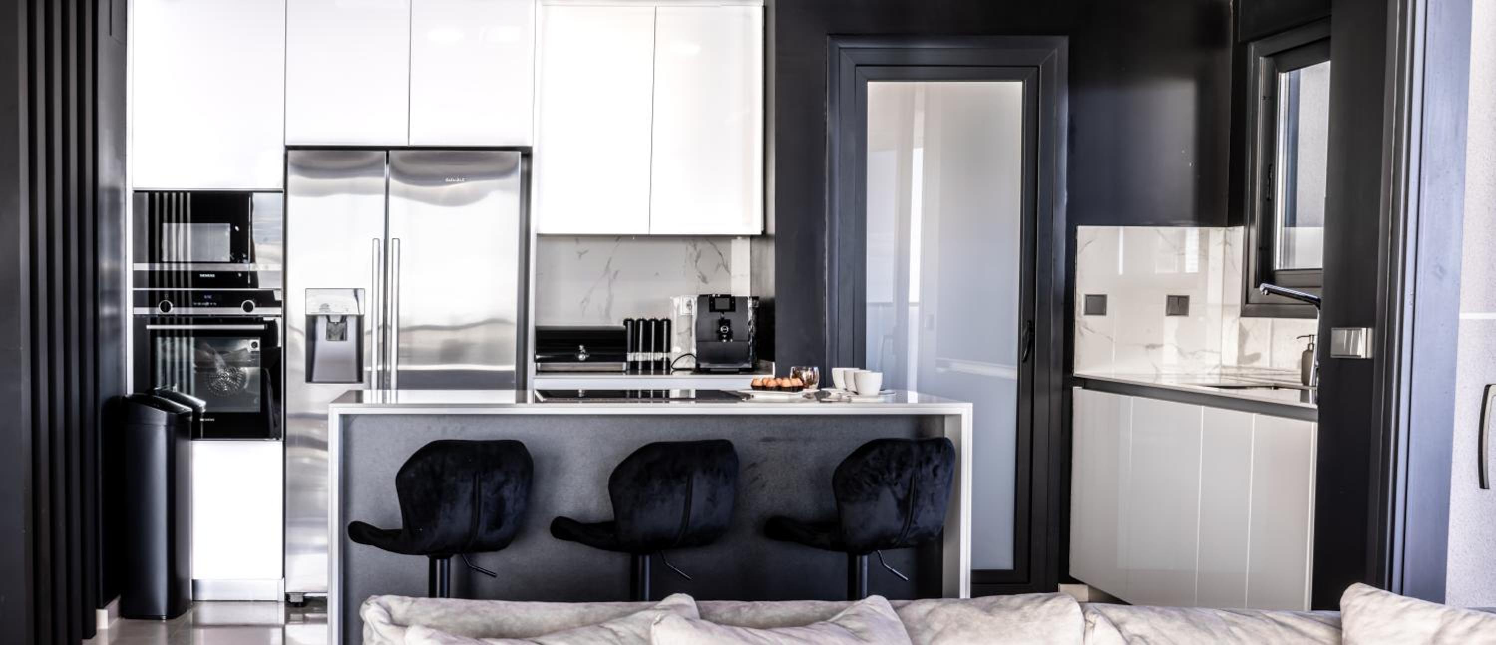 SUNSET CLIFFS VIP APARTMENT
