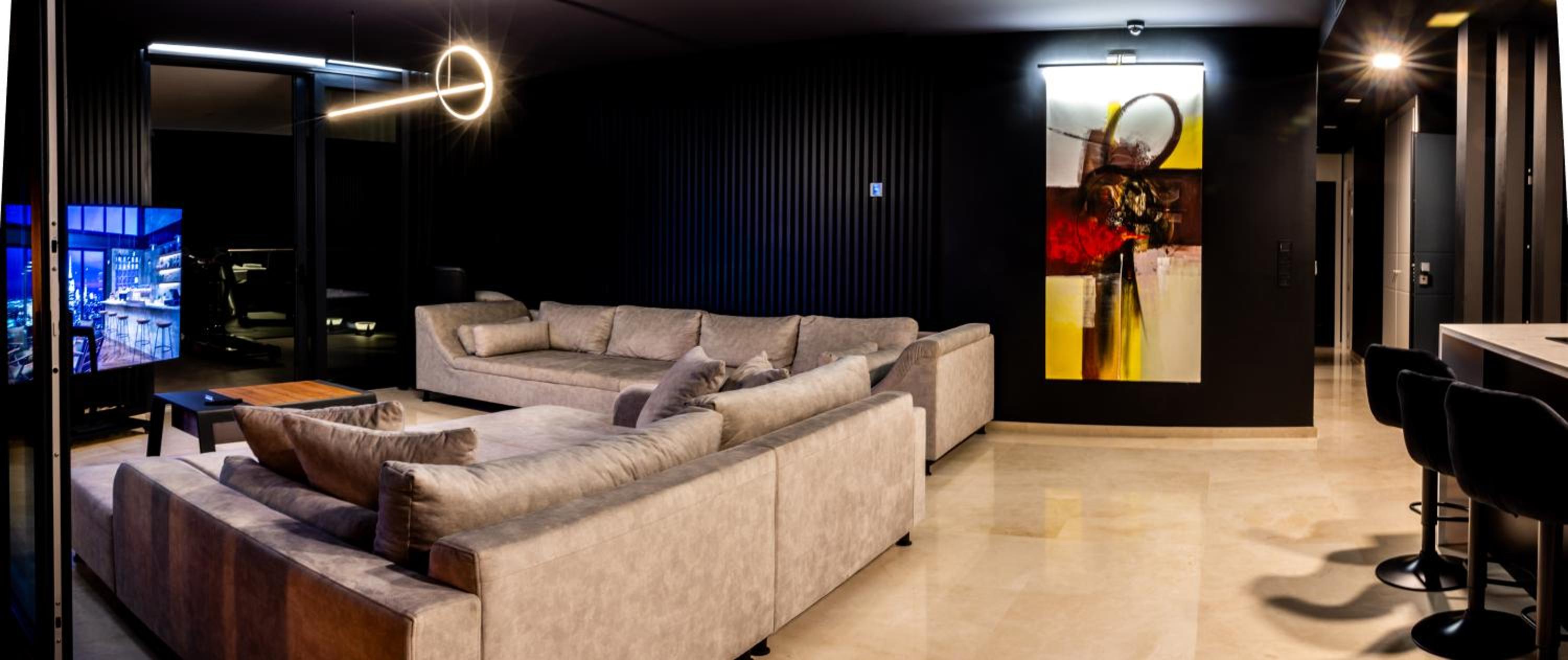 SUNSET CLIFFS VIP APARTMENT