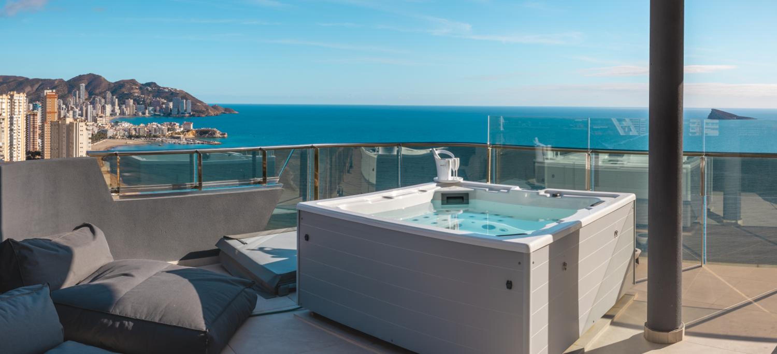 SUNSET CLIFFS VIP APARTMENT