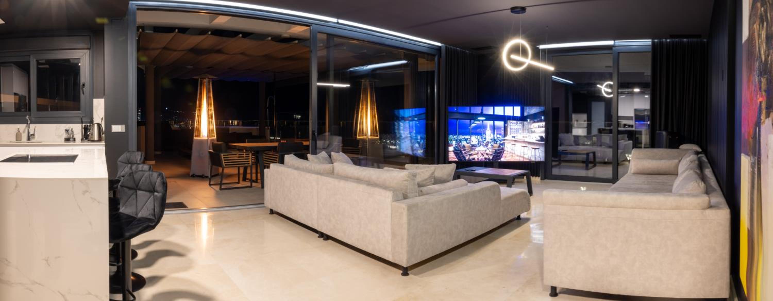 SUNSET CLIFFS VIP APARTMENT
