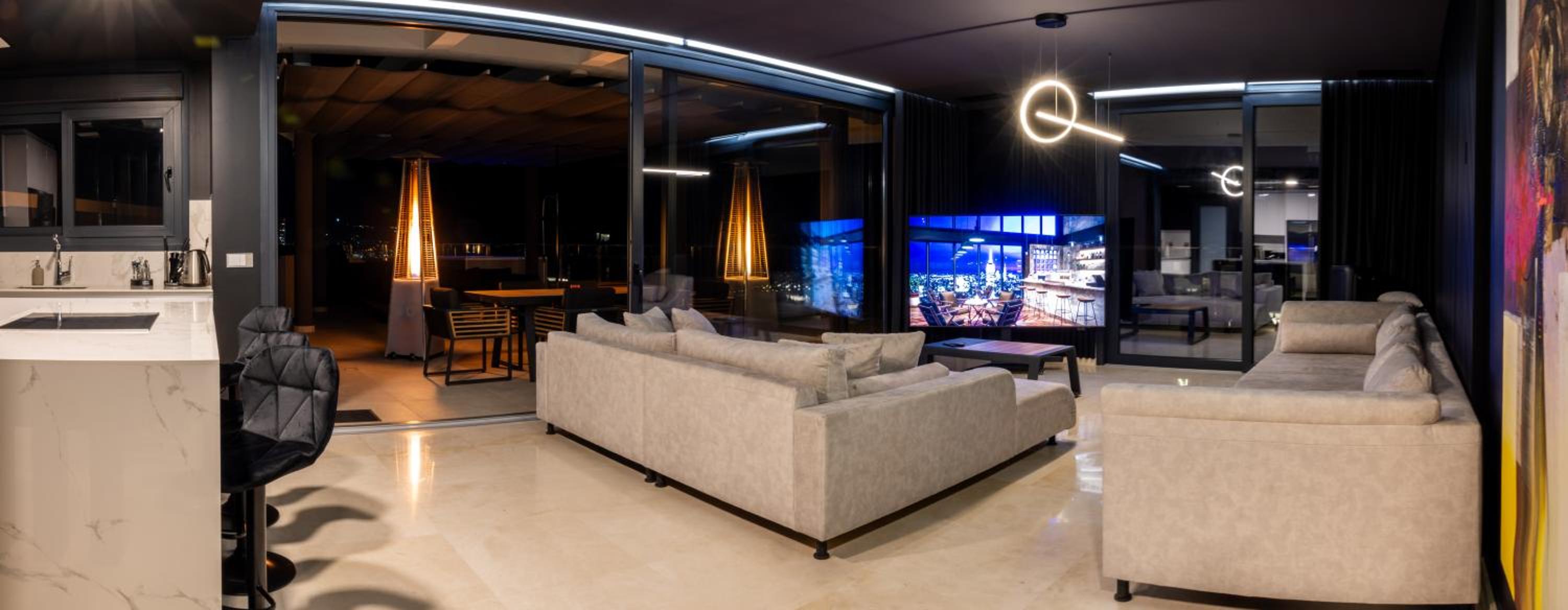 SUNSET CLIFFS VIP APARTMENT