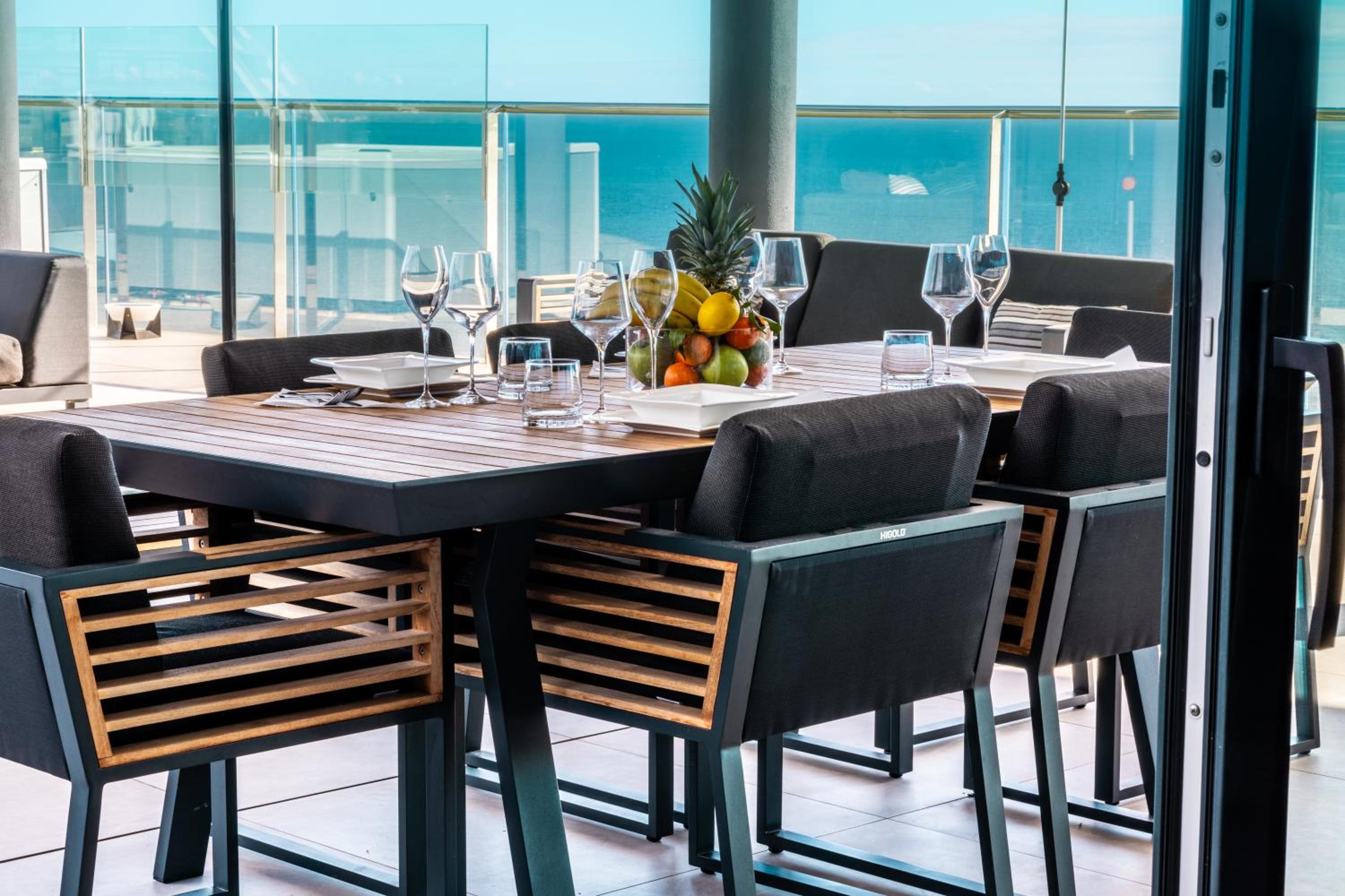 SUNSET CLIFFS VIP APARTMENT