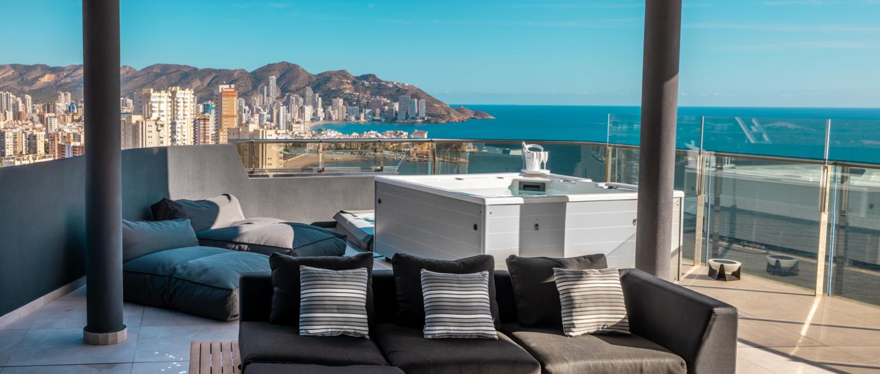 SUNSET CLIFFS VIP APARTMENT