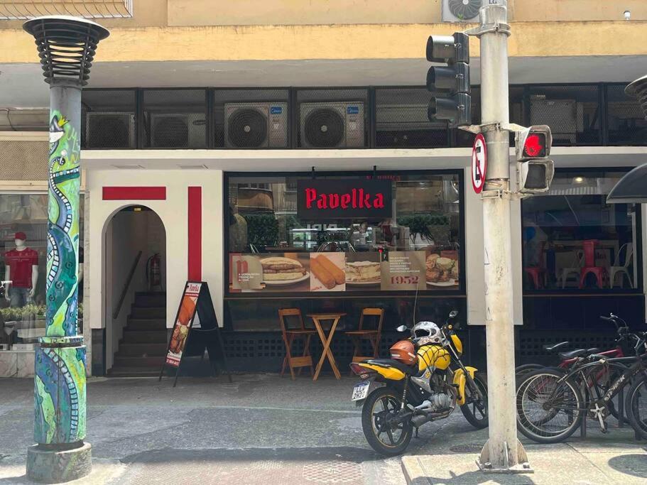 Localização privilegiada em Copacabana quarteirão praia