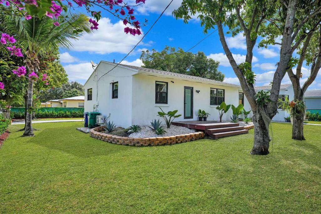 Miami Home 3 Bed 2 Bath Near Beach