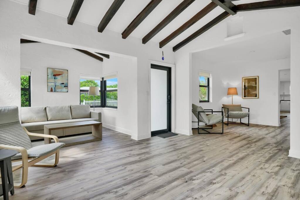 Miami Home 3 Bed 2 Bath Near Beach