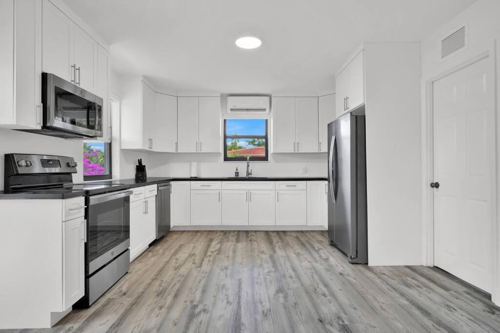 Miami Home 3 Bed 2 Bath Near Beach