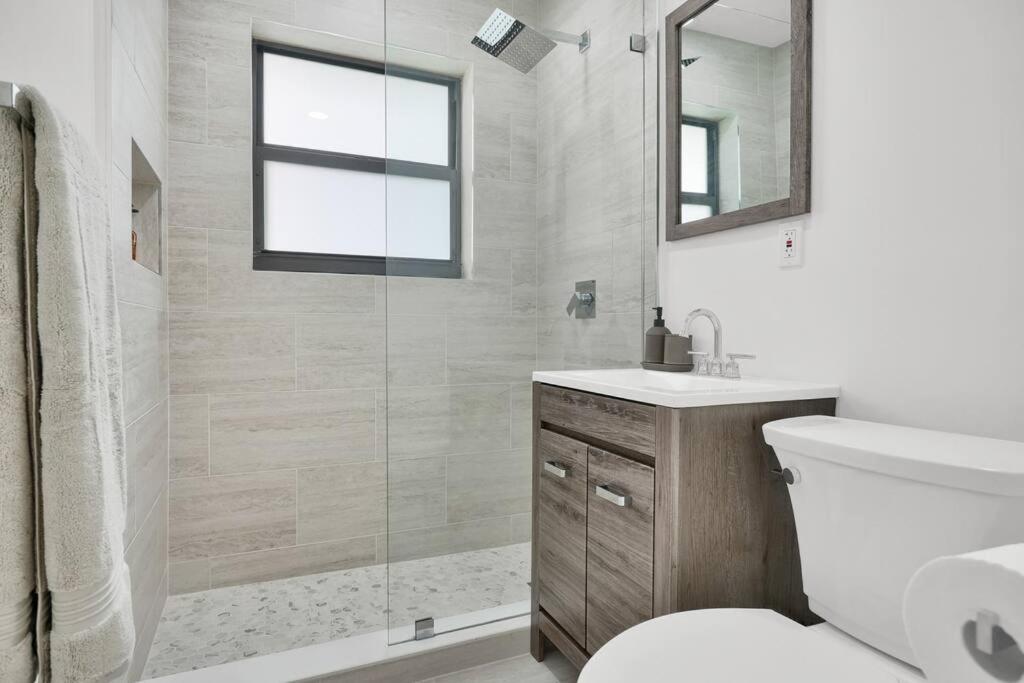 Miami Home 3 Bed 2 Bath Near Beach
