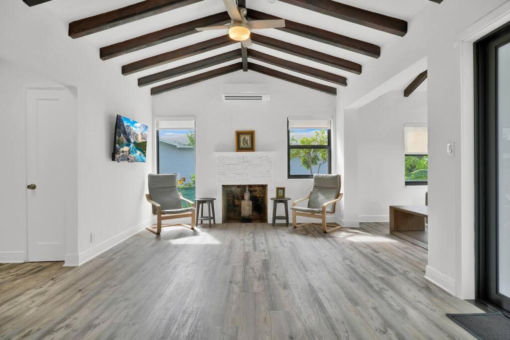 Miami Home 3 Bed 2 Bath Near Beach