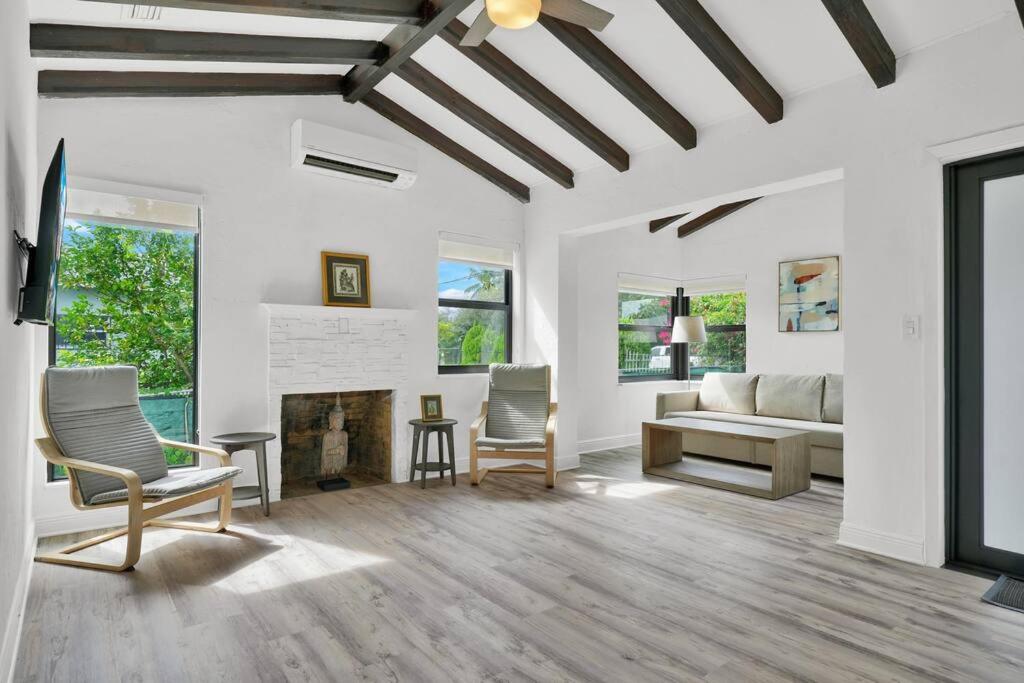 Miami Home 3 Bed 2 Bath Near Beach