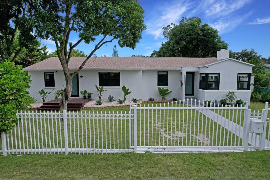 Miami Home 3 Bed 2 Bath Near Beach