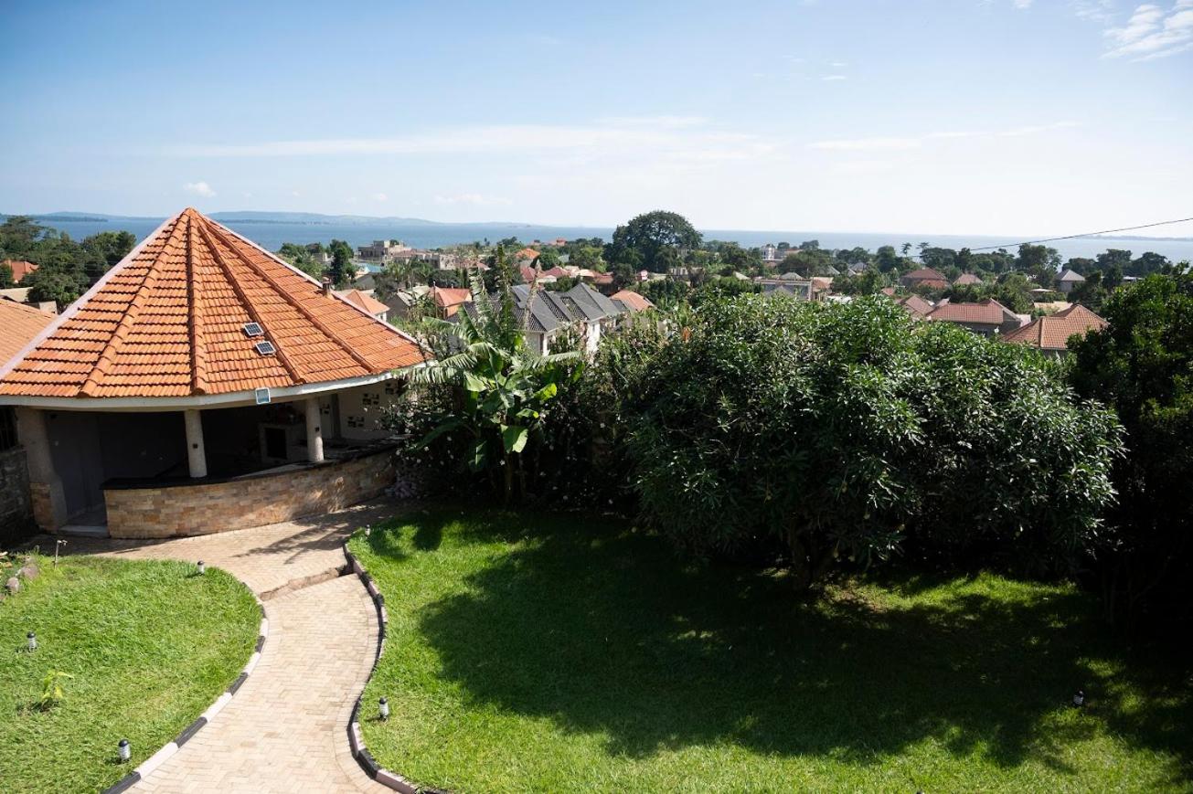 Lake view villa Kampala view 4