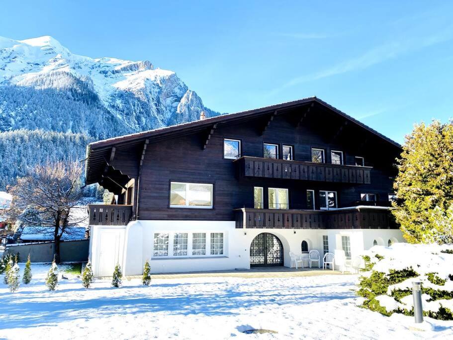 Modern designed, luxury mountain view Apartment