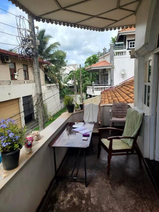 Sarojeni Apartments and Rooms