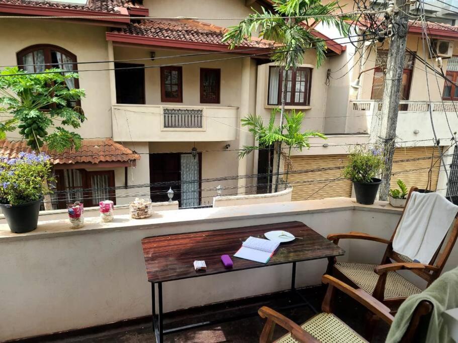 Sarojeni Apartments and Rooms