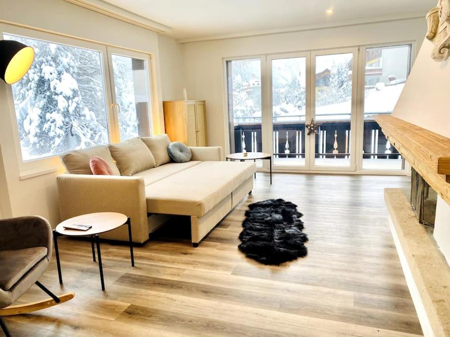 Modern designed, luxury mountain view Apartment