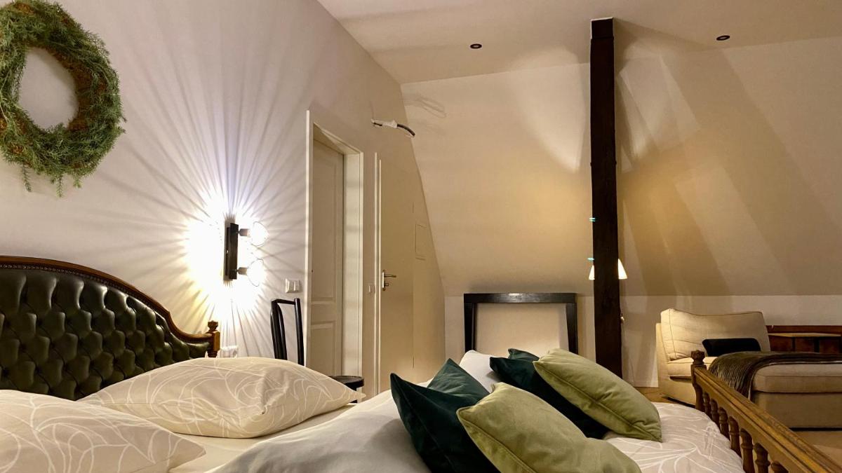 Sonnenhof 1737 - Ferienzimmer & Apartments